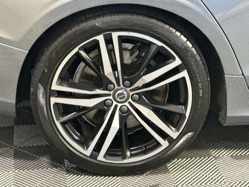2019 Volvo S60 T6 R-Design