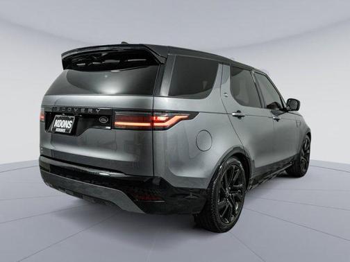 Photo 5 of 43 of 2021 Land Rover Discovery R-Dynamic S