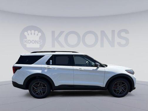 Star White Metallic Tri-Coat 2026 Ford Explorer ST