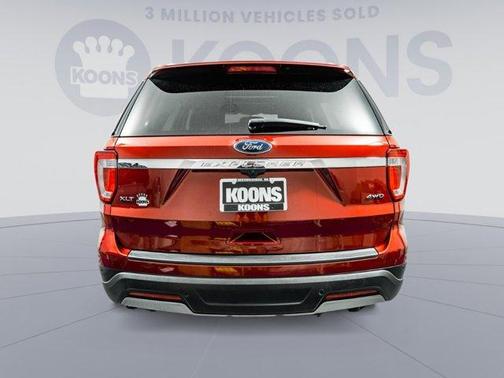 Photo 4 of 44 of 2019 Ford Explorer XLT