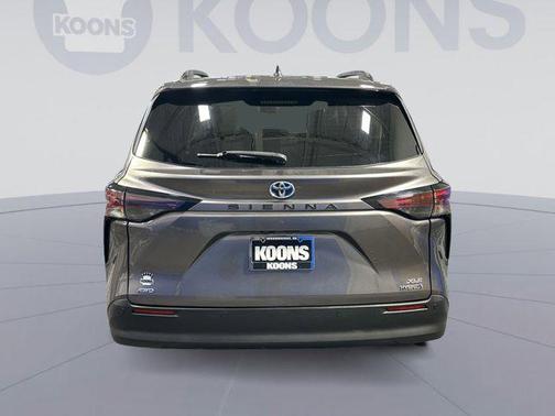 2023 Toyota Sienna XLE 7 Passenger