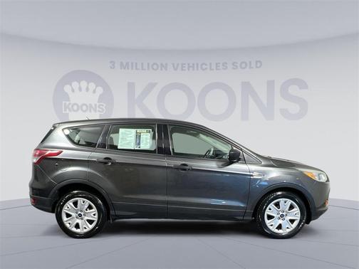 Photo 5 of 23 of 2016 Ford Escape S