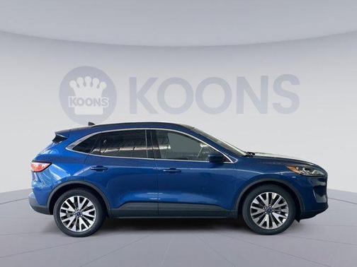 2022 Ford Escape Titanium