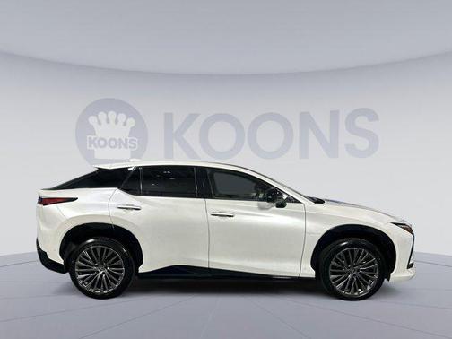 2023 Lexus RZ 450e Luxury