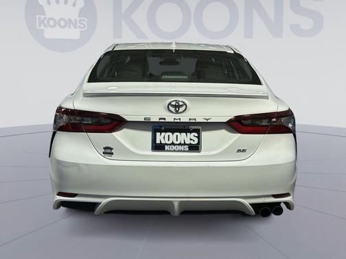 Ice Cap 2023 Toyota Camry SE