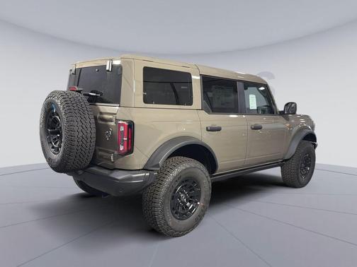 Gray 2026 Ford Bronco Badlands