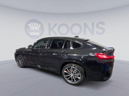 Black Sapphire Metallic 2022 BMW X4 M40i