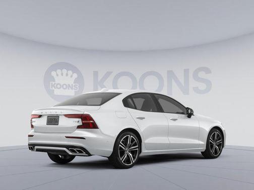 2020 Volvo S60 T6 Momentum