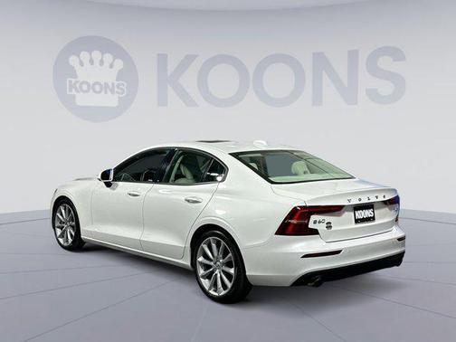 2020 Volvo S60 T6 Momentum