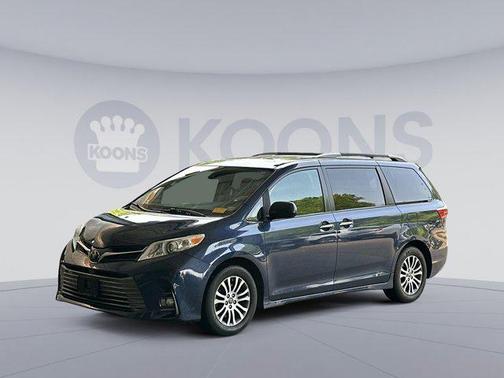 2020 Toyota Sienna XLE