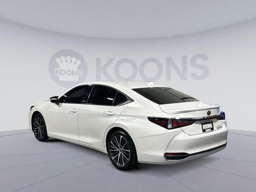 2023 Lexus ES 300h Base