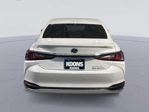 2023 Lexus ES 300h Base