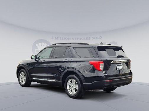 Photo 4 of 37 of 2020 Ford Explorer XLT