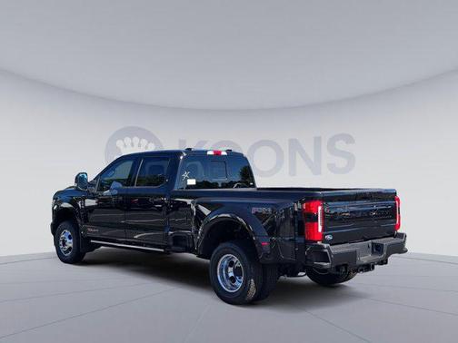 2025 Ford F-350 Platinum