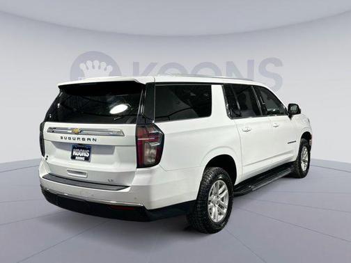 2023 Chevrolet Suburban LT