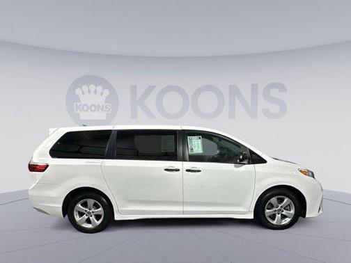 2020 Toyota Sienna SE