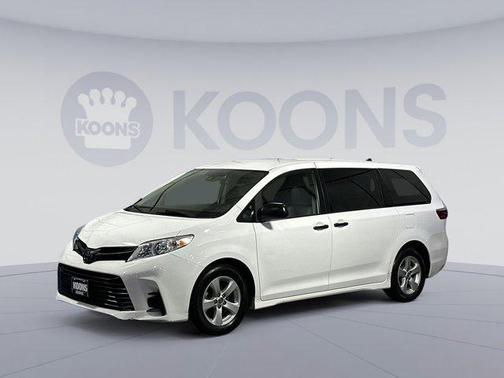 2020 Toyota Sienna SE