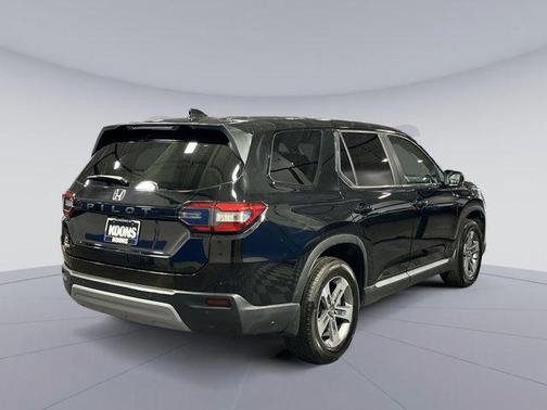 2023 Honda Pilot AWD EX-L 8 Passenger