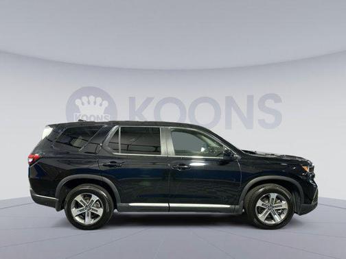 2023 Honda Pilot AWD EX-L 8 Passenger