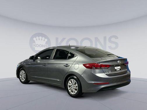 2018 Hyundai ELANTRA SE