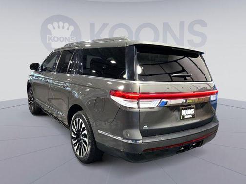 CHROME CAVIAR DARK GRAY MET 2023 Lincoln Navigator Black Label