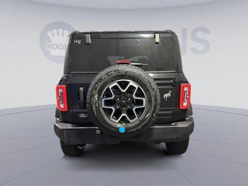 Shadow Black 2026 Ford Bronco Outer Banks