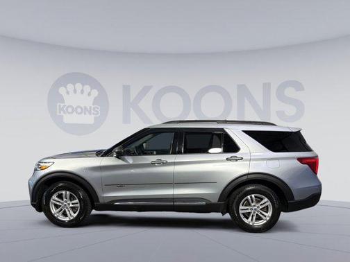 ICONIC SILVER METALLIC 2020 Ford Explorer XLT