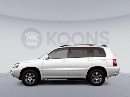 Wind Chill Pearl 2022 Toyota Highlander XLE