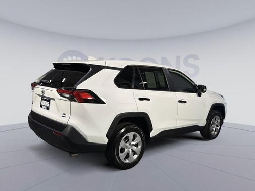 Ice Cap 2025 Toyota RAV4 LE