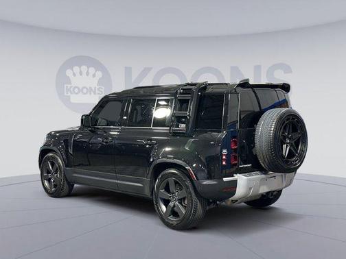 2022 Land Rover Defender 110 SE