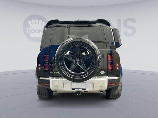 2022 Land Rover Defender 110 SE