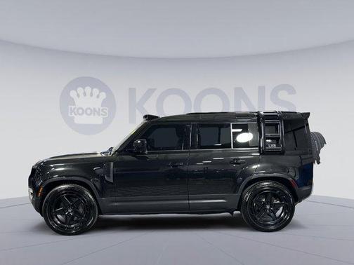 2022 Land Rover Defender 110 SE