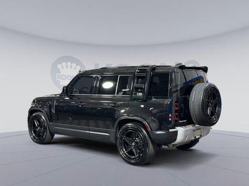 2022 Land Rover Defender 110 SE