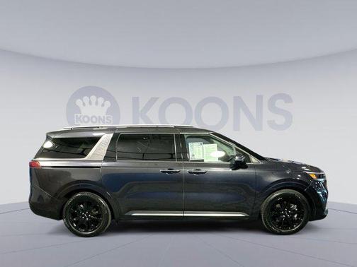 2023 Kia Carnival SX