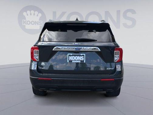 STONE BLUE METALLIC 2022 Ford Explorer XLT
