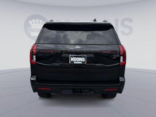 Agate Black Metallic 2026 Ford Expedition Tremor