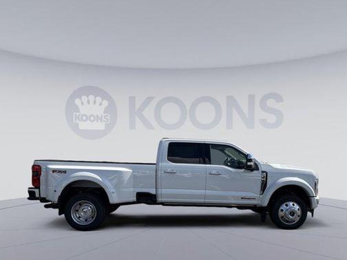 STAR WHITE 2026 Ford F-450 Platinum