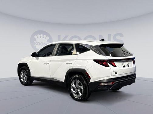 2023 Hyundai TUCSON SE