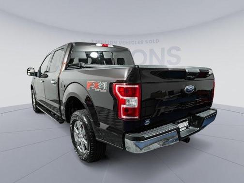 Photo 3 of 44 of 2019 Ford F-150 XLT