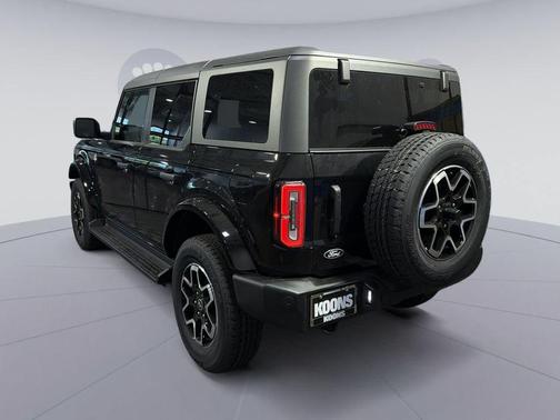 SHADOW BLACK 2026 Ford Bronco Outer Banks