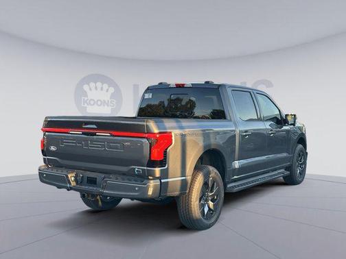 2025 Ford F-150 Lightning LARIAT