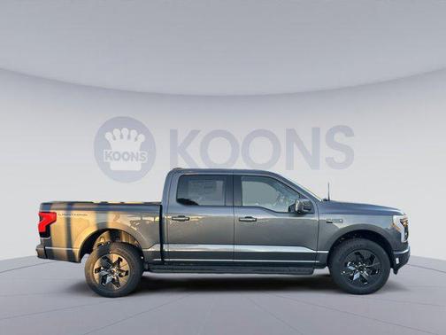 2025 Ford F-150 Lightning LARIAT