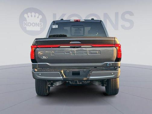 2025 Ford F-150 Lightning LARIAT