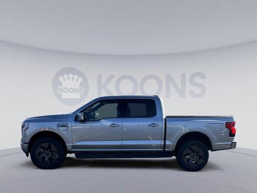 2025 Ford F-150 Lightning LARIAT