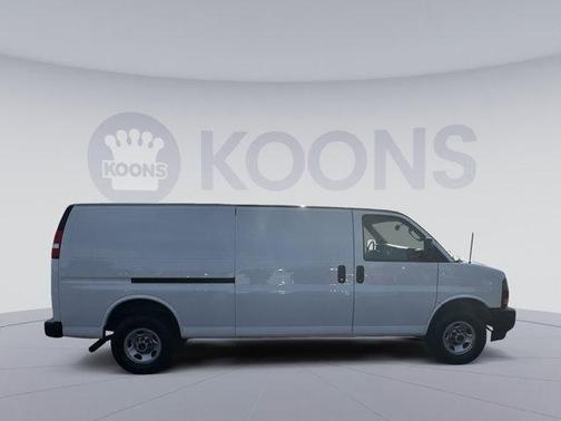 2023 GMC Savana 2500 Work Van