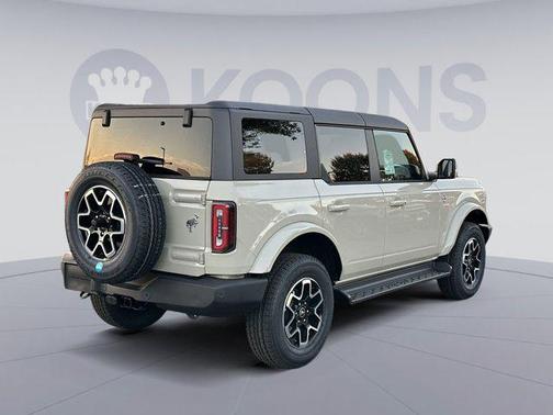 2025 Ford Bronco Outer Banks