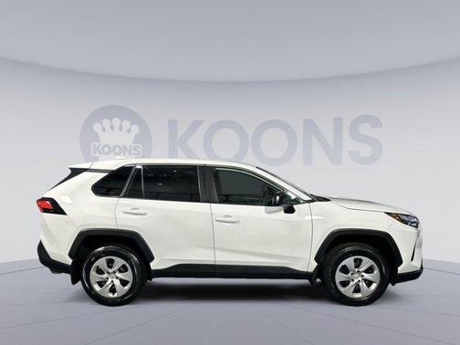 2023 Toyota RAV4 LE