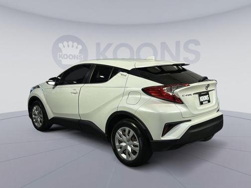 Blizzard Pearl 2021 Toyota C-HR LE