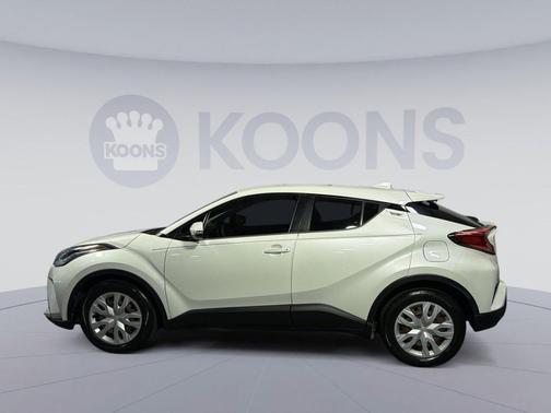 Blizzard Pearl 2021 Toyota C-HR LE