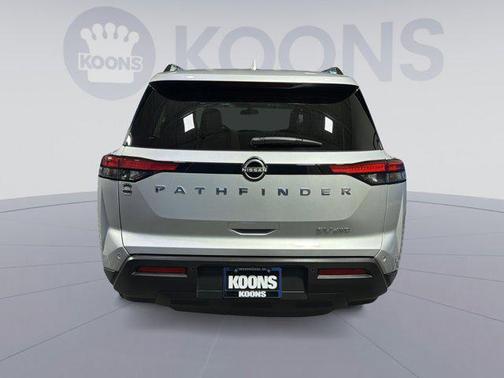 Brilliant Silver Metallic 2022 Nissan Pathfinder SV 4WD